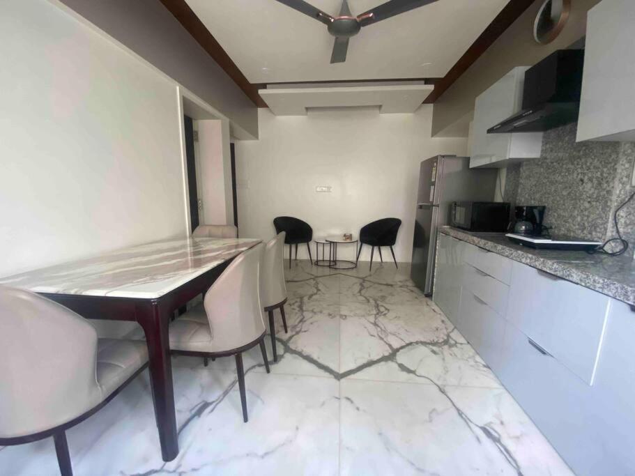 شقة Bandra'S Prime Luxurious 2 Bhk مومباي المظهر الخارجي الصورة